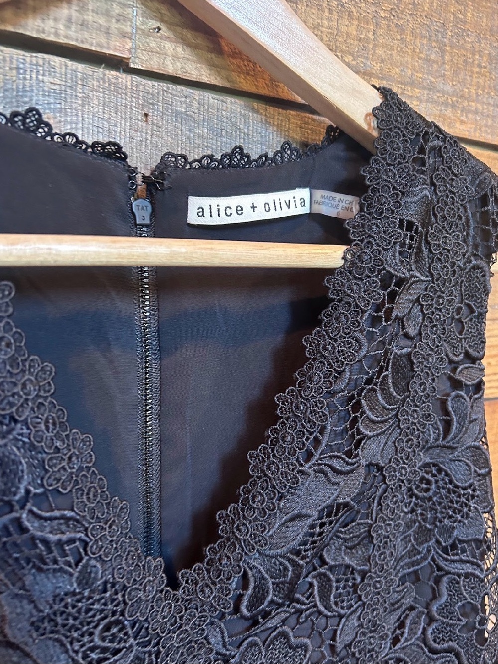 Alice + Olivia Lennon V-neck black lace mini dress size 6 - Picture 3 of 3